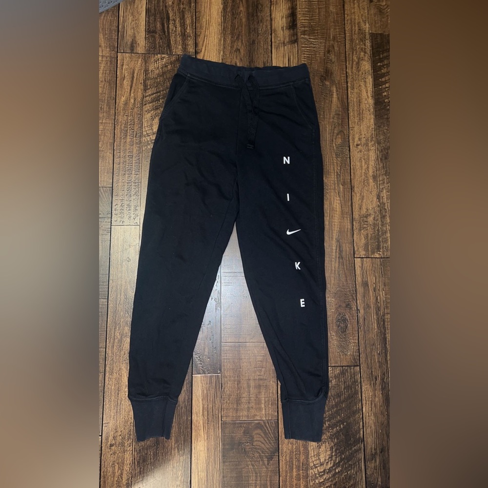 NIKE SWEATPANTS